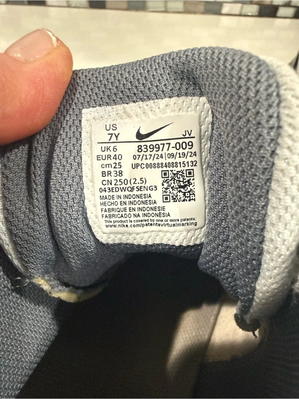 Nike Court Borough Mid Sneakers Gray/White Size 7Y Athletic Shoes
